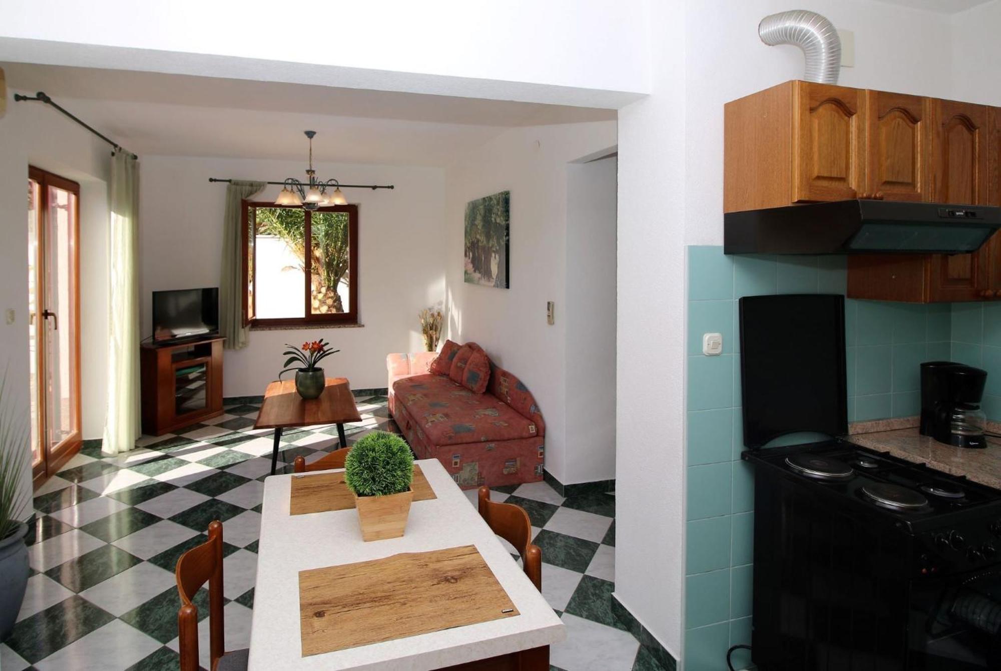 Apartments With A Parking Space Rabac, Labin - 7429 Номер фото